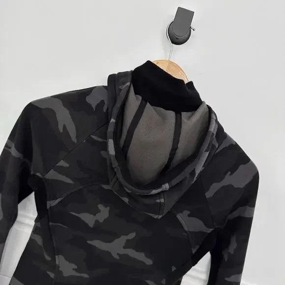 Women’s Athleta Triumph Printed Hoodie Jacket, Camo SIZE XXS - Picture 6 of 6